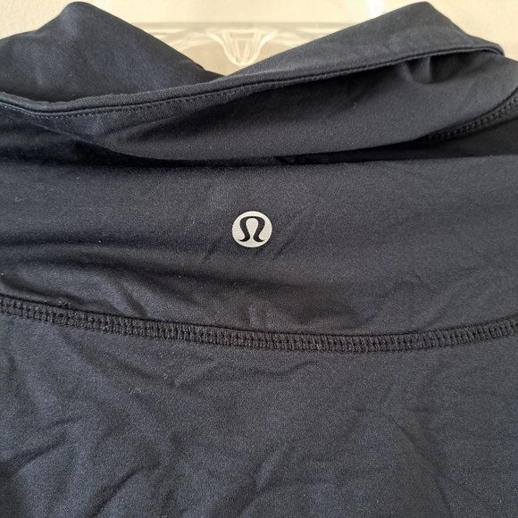 EUC Lululemon long-sleeved luxstreme running top - Picture 6 of 6